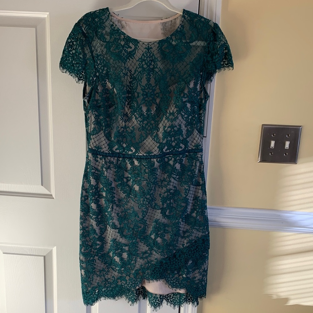 Green Lace Sheath Dress - Women's Short Sleeve